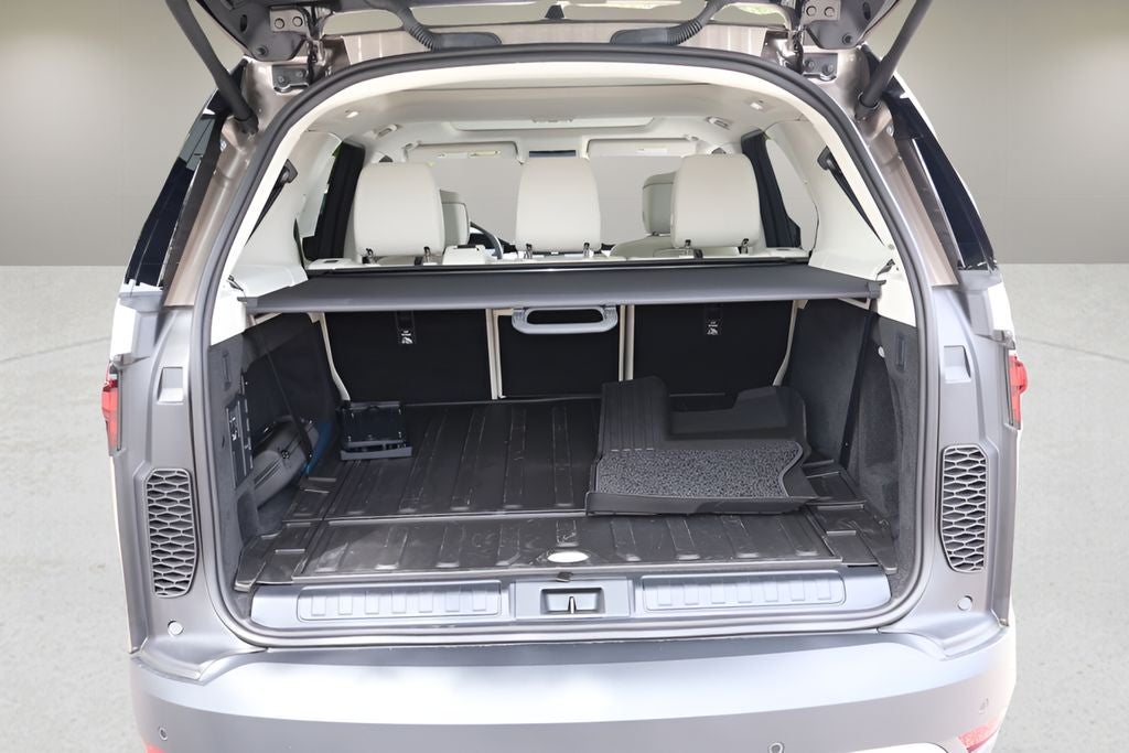 2026 Land Rover Discovery S