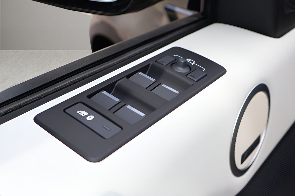 2026 Land Rover Discovery S