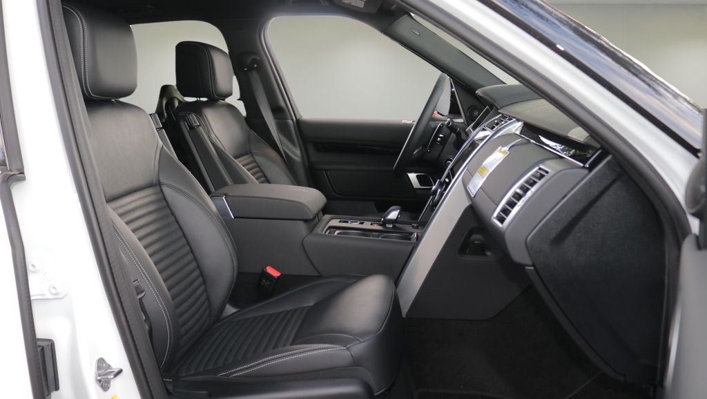 2026 Land Rover Discovery S
