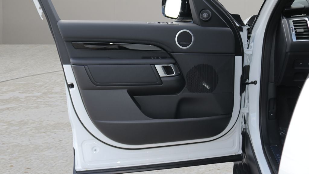 2026 Land Rover Discovery S
