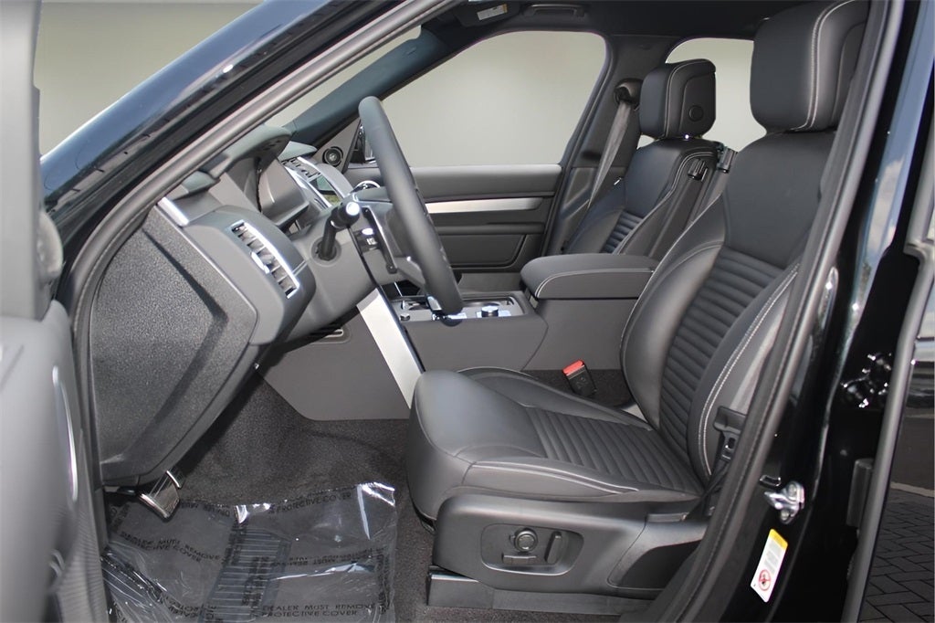 2025 Land Rover Discovery Dynamic SE