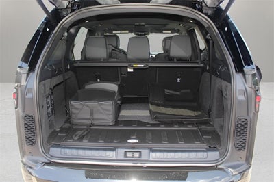 2025 Land Rover Discovery Dynamic SE