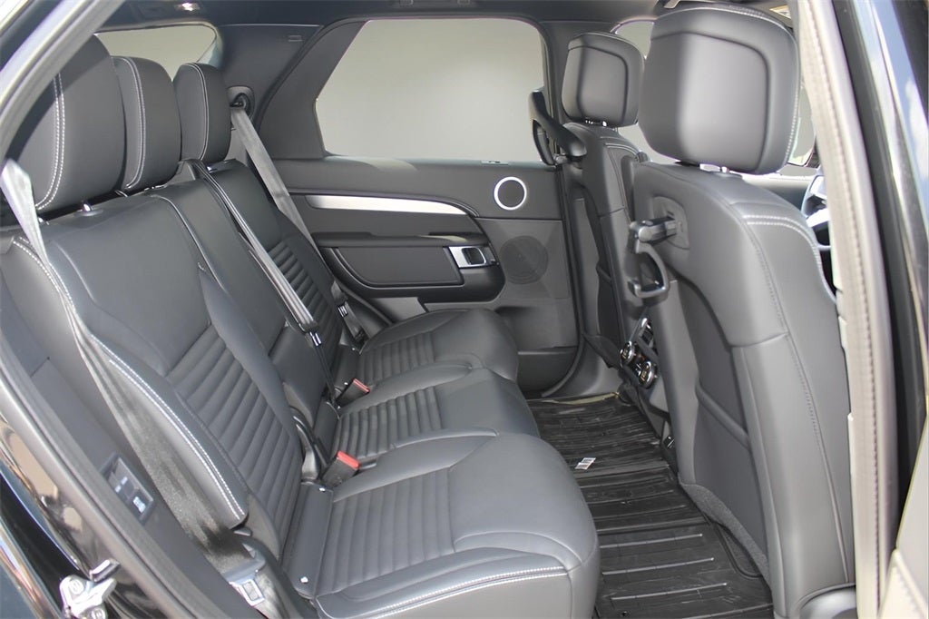 2025 Land Rover Discovery Dynamic SE