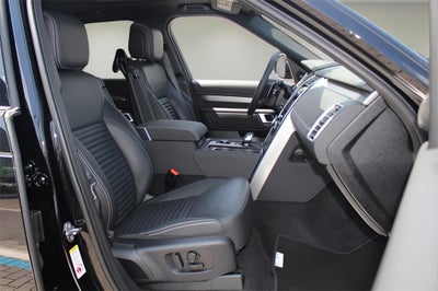 2025 Land Rover Discovery Dynamic SE