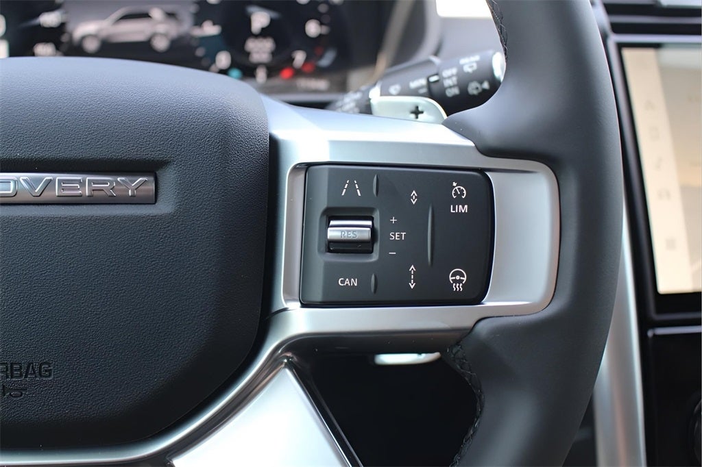 2025 Land Rover Discovery Dynamic SE