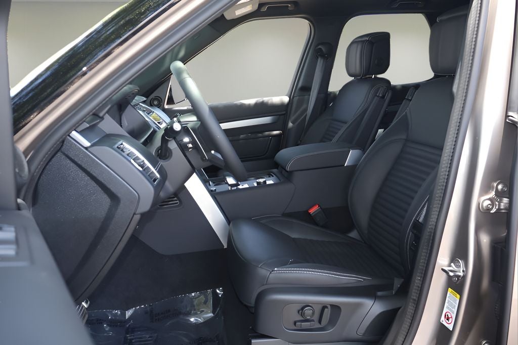 2026 Land Rover Discovery Dynamic SE