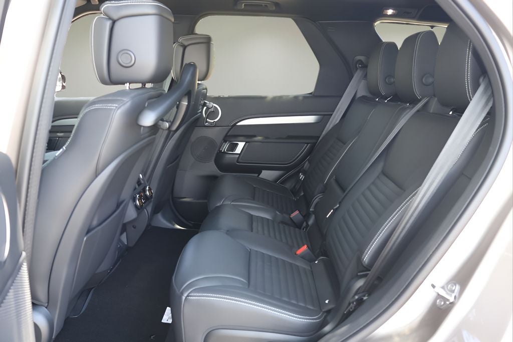 2026 Land Rover Discovery Dynamic SE