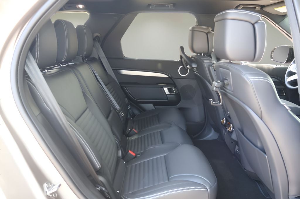 2026 Land Rover Discovery Dynamic SE