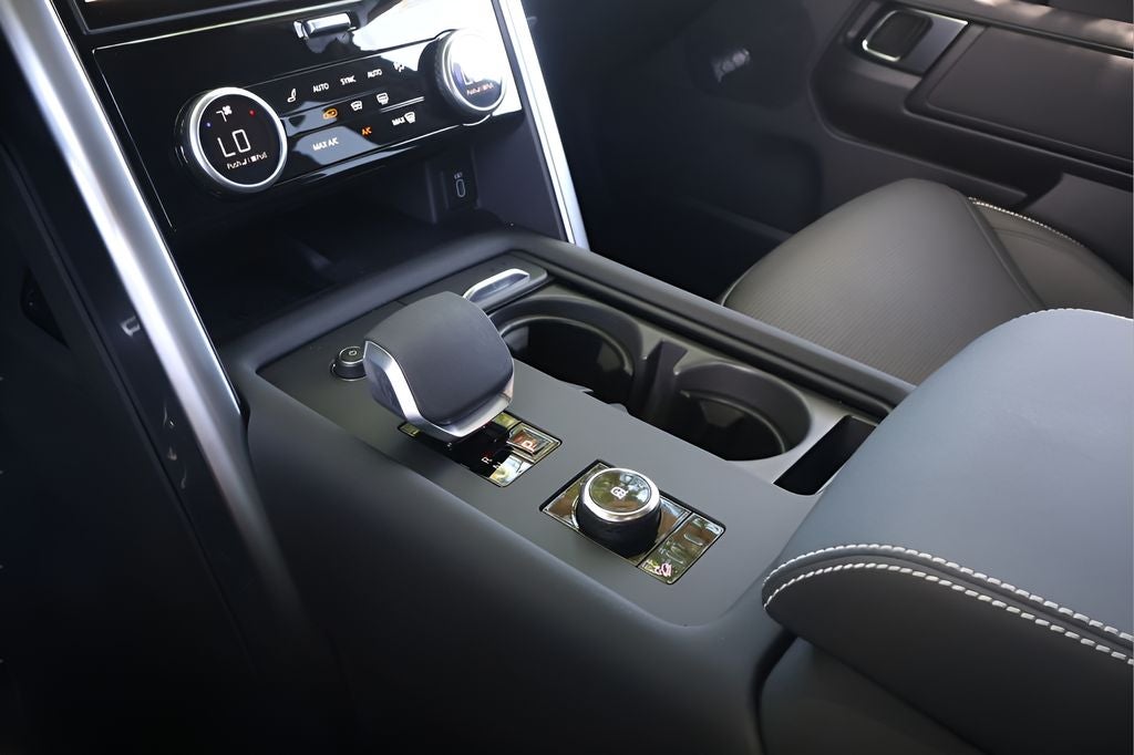 2026 Land Rover Discovery Dynamic SE