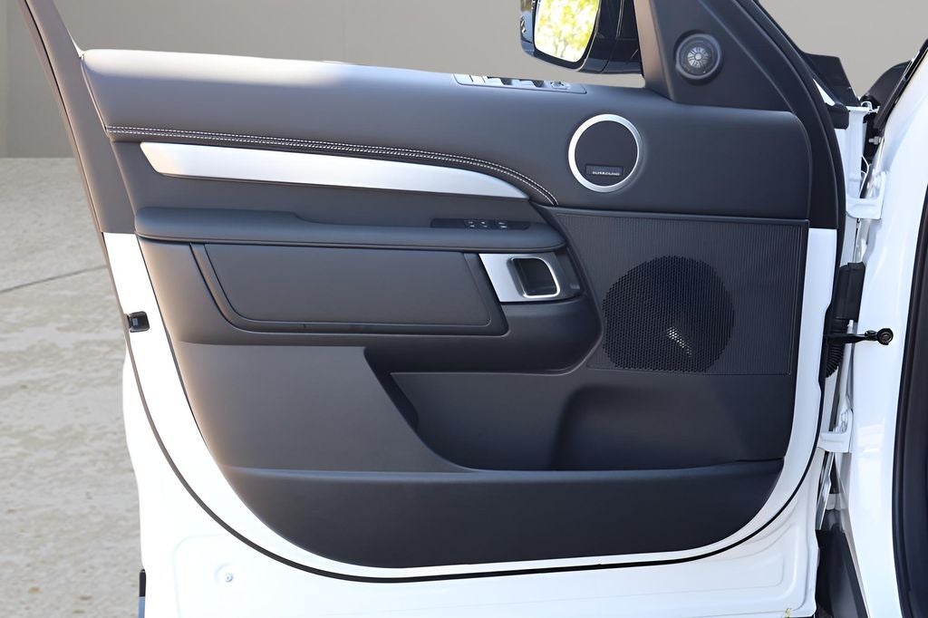 2026 Land Rover Discovery Dynamic SE