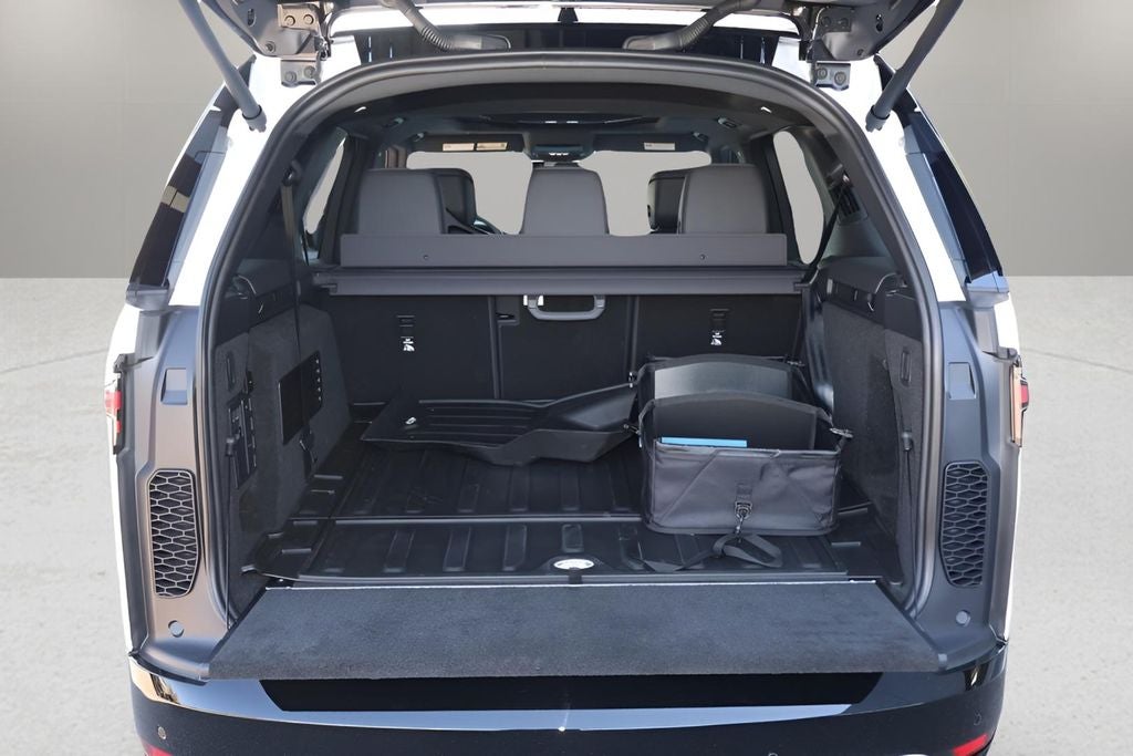 2026 Land Rover Discovery Dynamic SE