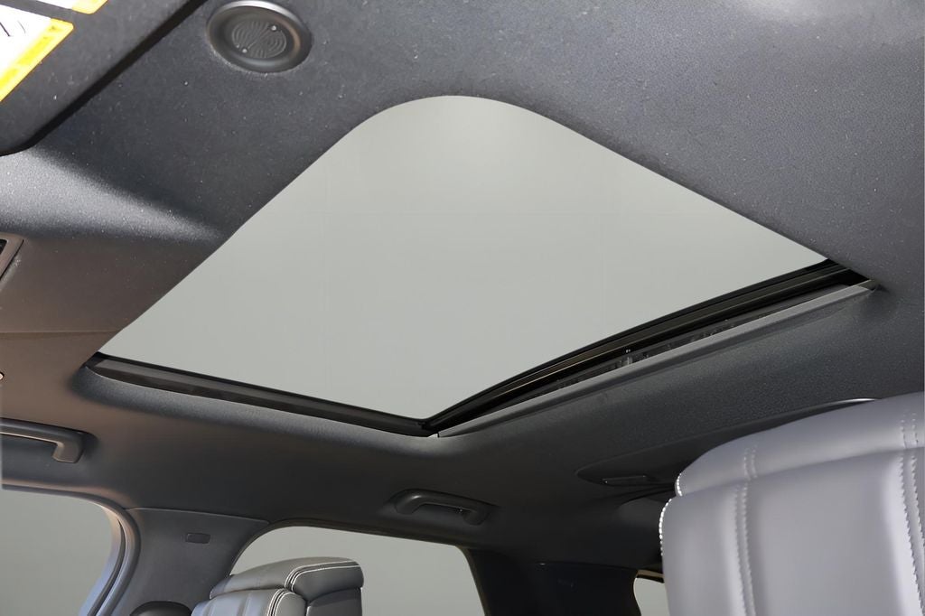 2026 Land Rover Discovery Dynamic SE