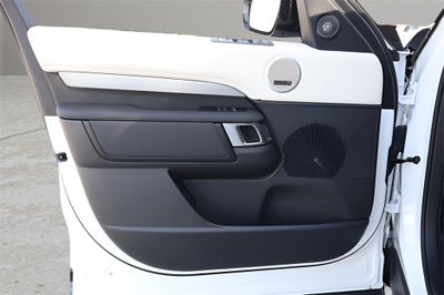 2026 Land Rover Discovery Tempest Edition