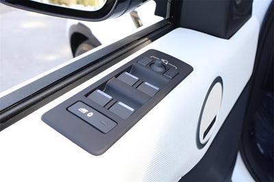 2026 Land Rover Discovery Tempest Edition