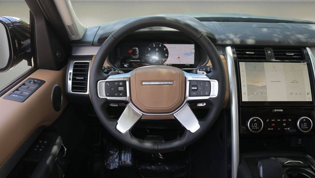 2026 Land Rover Discovery Base