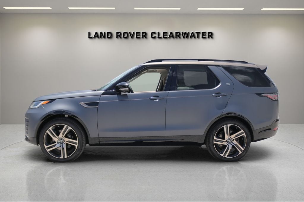 2026 Land Rover Discovery Base