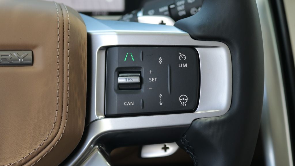 2026 Land Rover Discovery Base