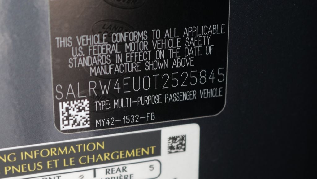 2026 Land Rover Discovery Base