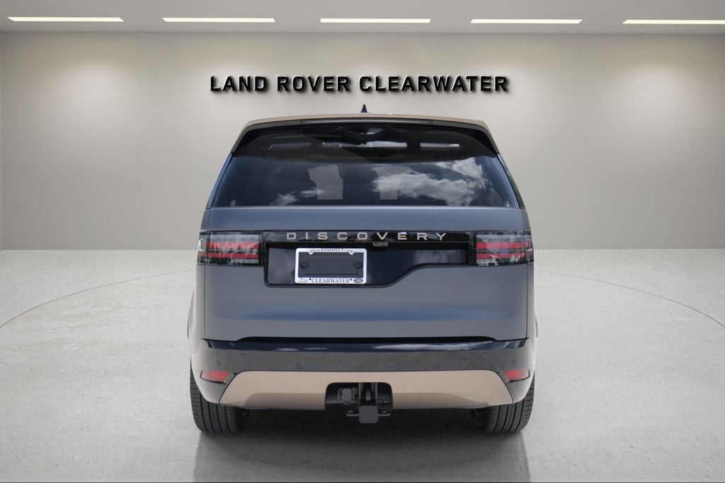 2026 Land Rover Discovery Base