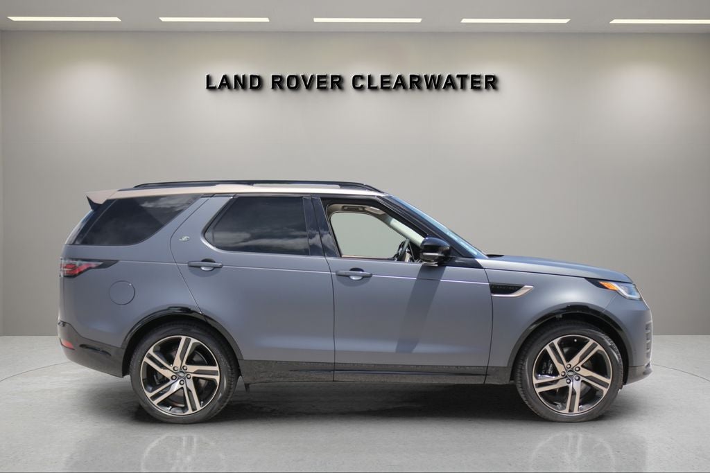 2026 Land Rover Discovery Base