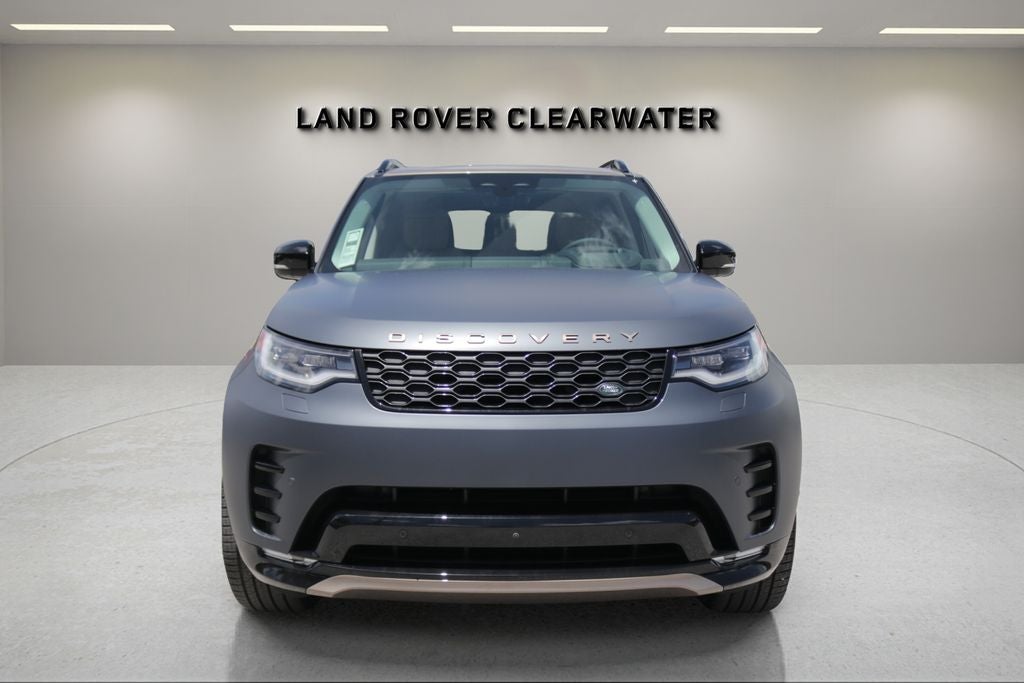 2026 Land Rover Discovery Base