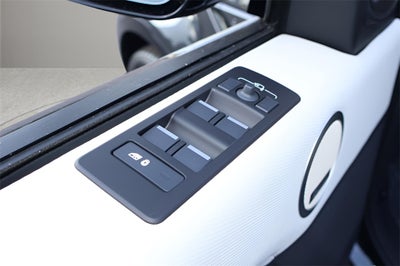 2026 Land Rover Discovery Tempest Edition