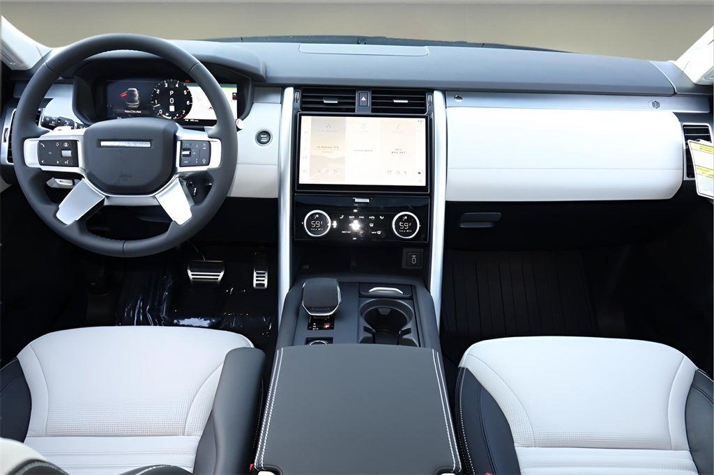 2026 Land Rover Discovery Tempest Edition