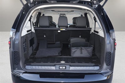 2026 Land Rover Discovery Tempest Edition