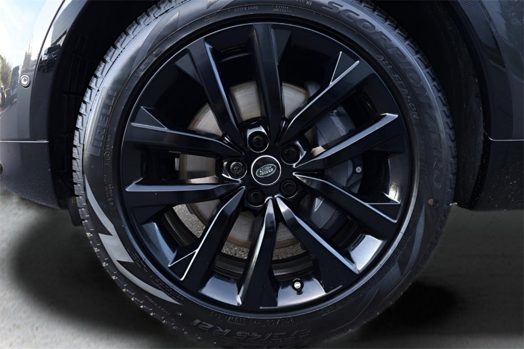 2026 Land Rover Discovery Tempest Edition