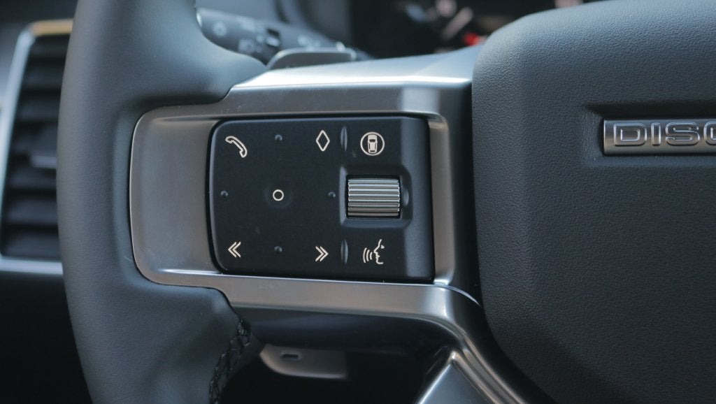2026 Land Rover Discovery Base
