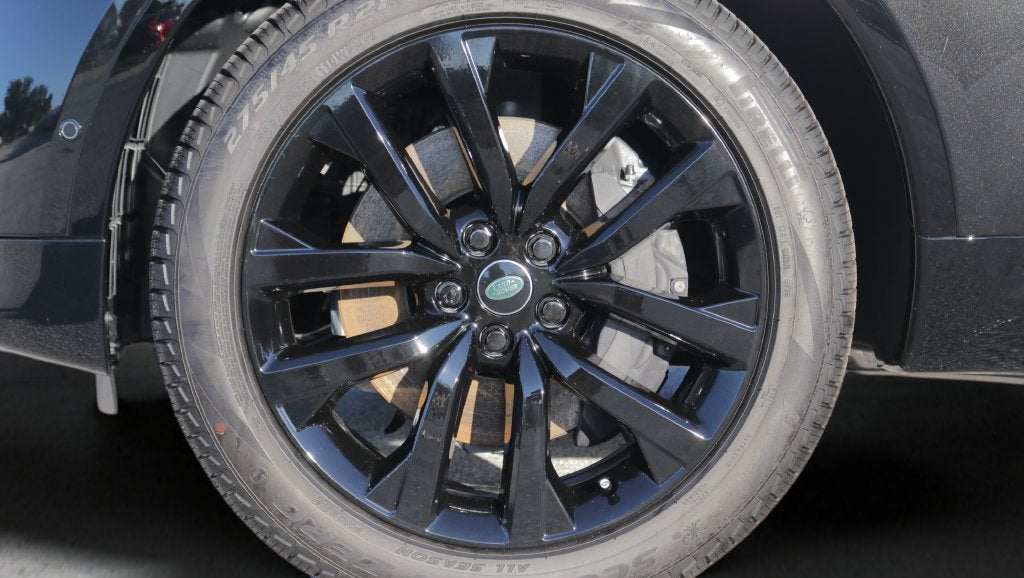2026 Land Rover Discovery Base