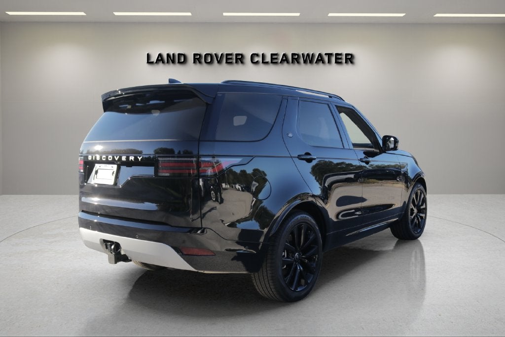 2026 Land Rover Discovery Base