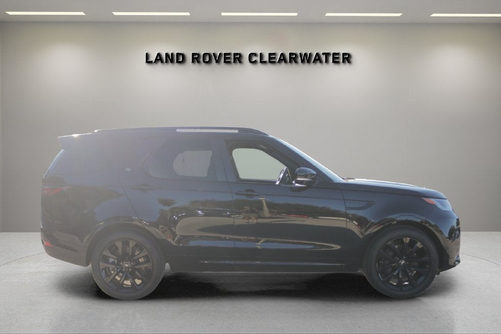 2026 Land Rover Discovery Base