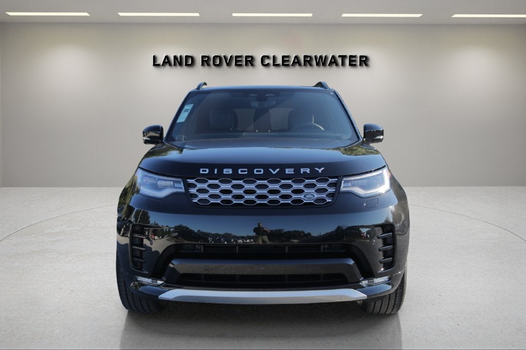 2026 Land Rover Discovery Base
