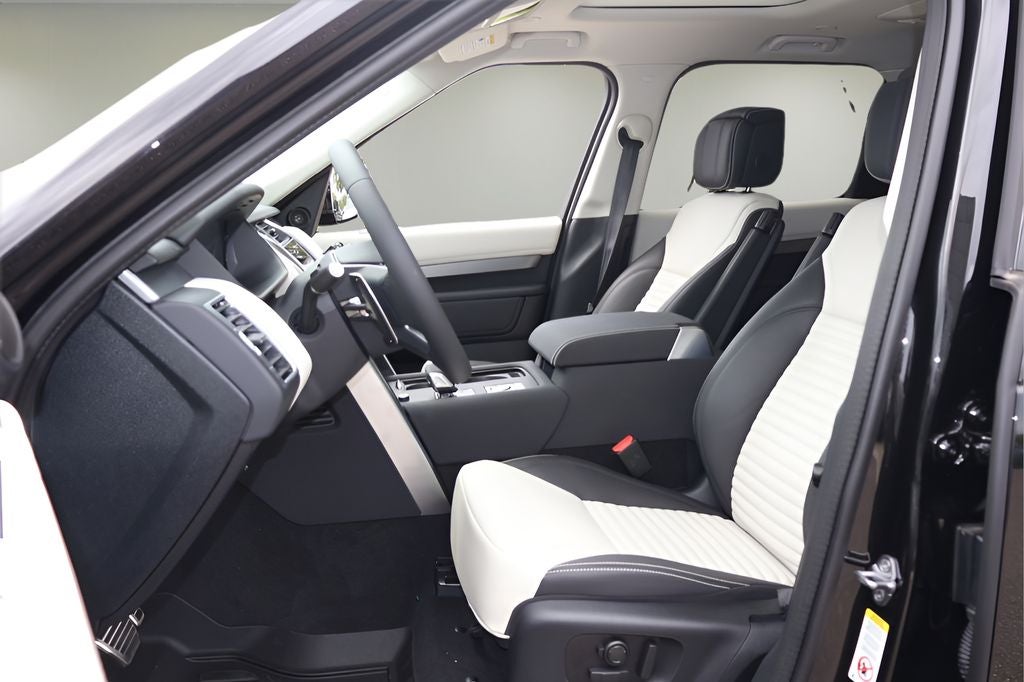 2026 Land Rover Discovery Base