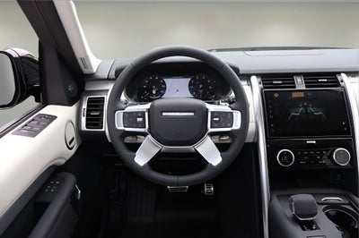 2026 Land Rover Discovery Base