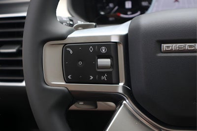 2026 Land Rover Discovery Base