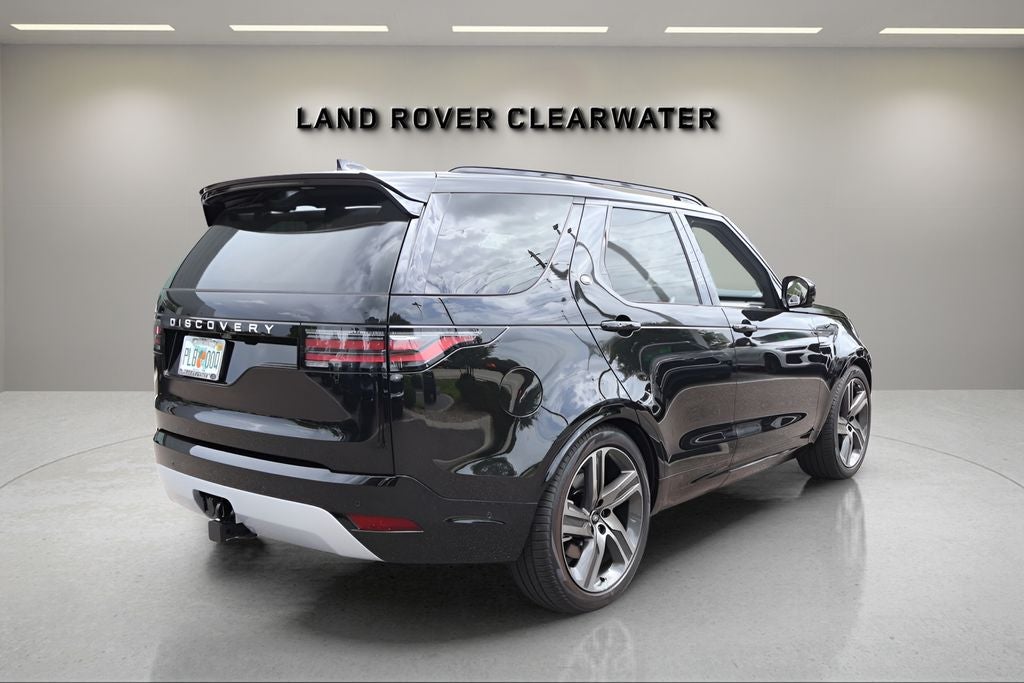 2026 Land Rover Discovery Base