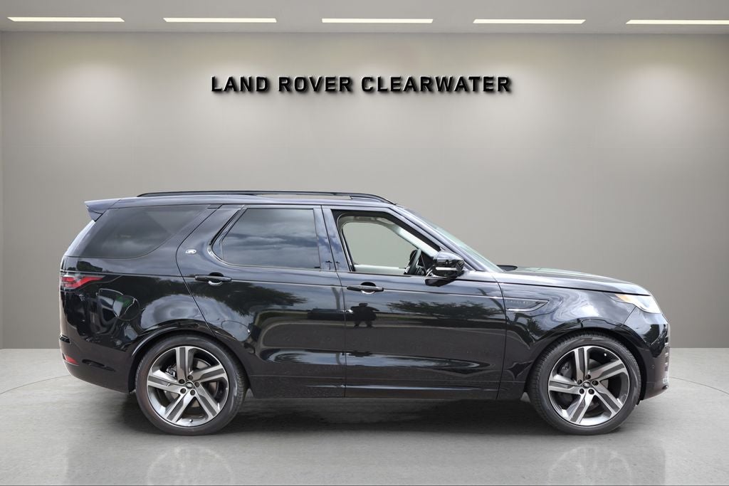 2026 Land Rover Discovery Base