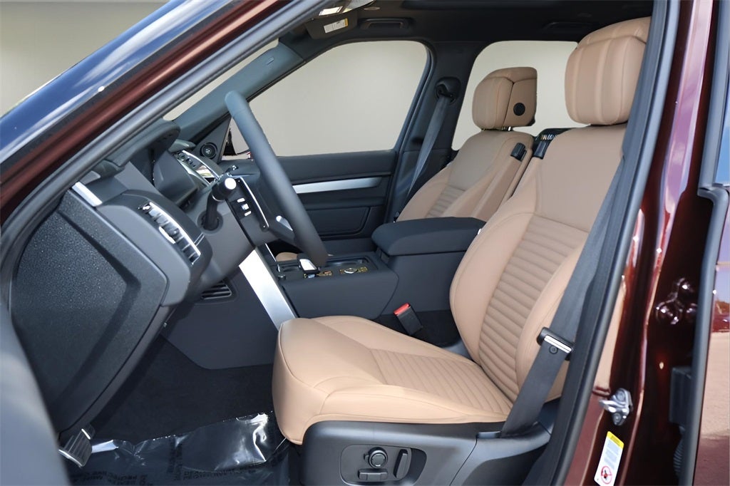 2026 Land Rover Discovery Tempest Edition