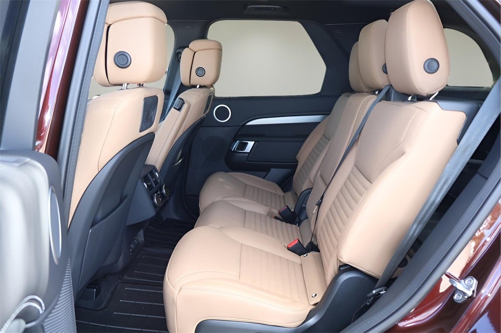 2026 Land Rover Discovery Tempest Edition