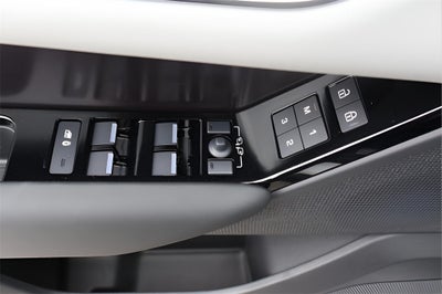 2026 Land Rover Range Rover Velar Dynamic SE