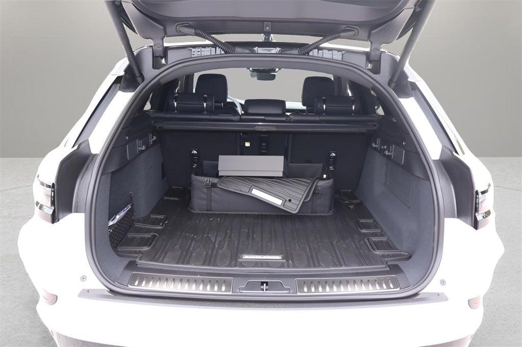 2026 Land Rover Range Rover Velar Dynamic SE