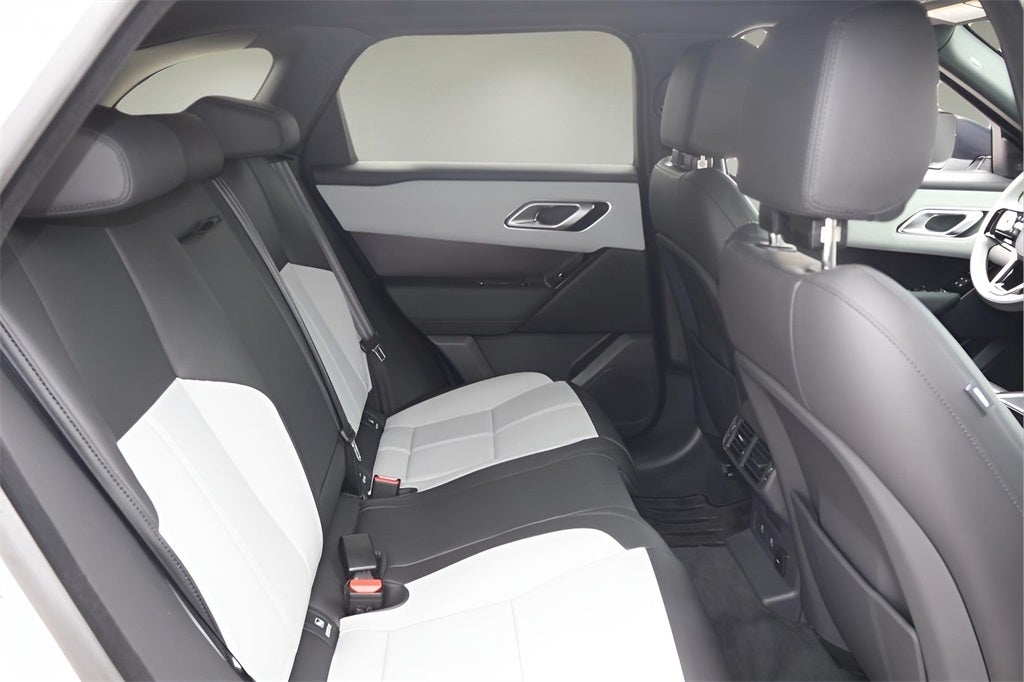 2026 Land Rover Range Rover Velar Dynamic SE