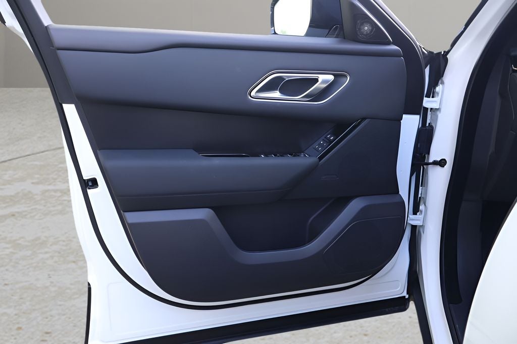 2026 Land Rover Range Rover Velar Dynamic SE