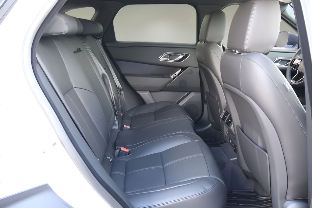 2026 Land Rover Range Rover Velar Dynamic SE