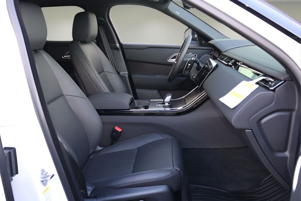 2026 Land Rover Range Rover Velar Dynamic SE