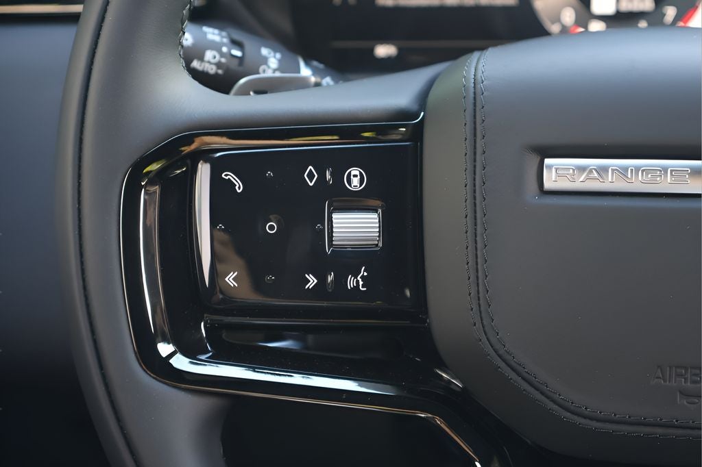 2026 Land Rover Range Rover Velar Dynamic SE