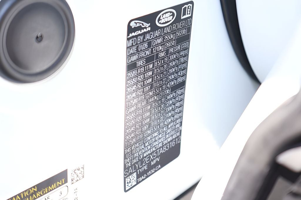 2026 Land Rover Range Rover Velar Dynamic SE