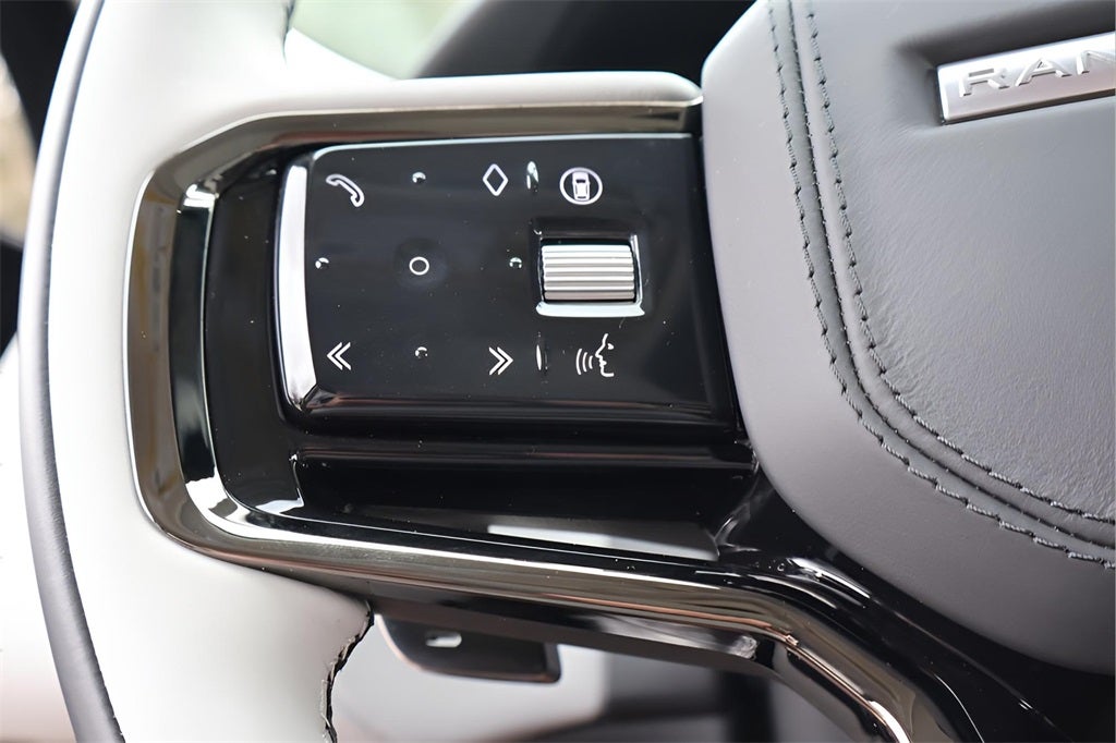 2025 Land Rover Range Rover Velar Dynamic SE